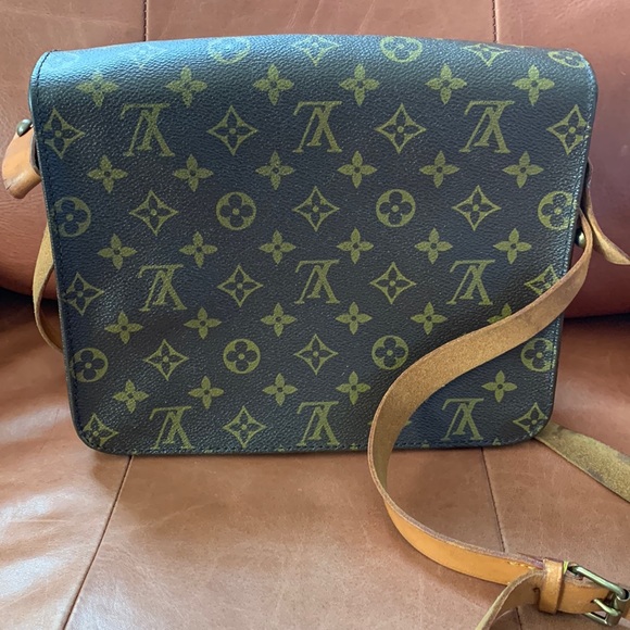 💎LUXURY SALE💎Authentic Louis Vuitton Cartouchiere GM💎 - Picture 2 of 11